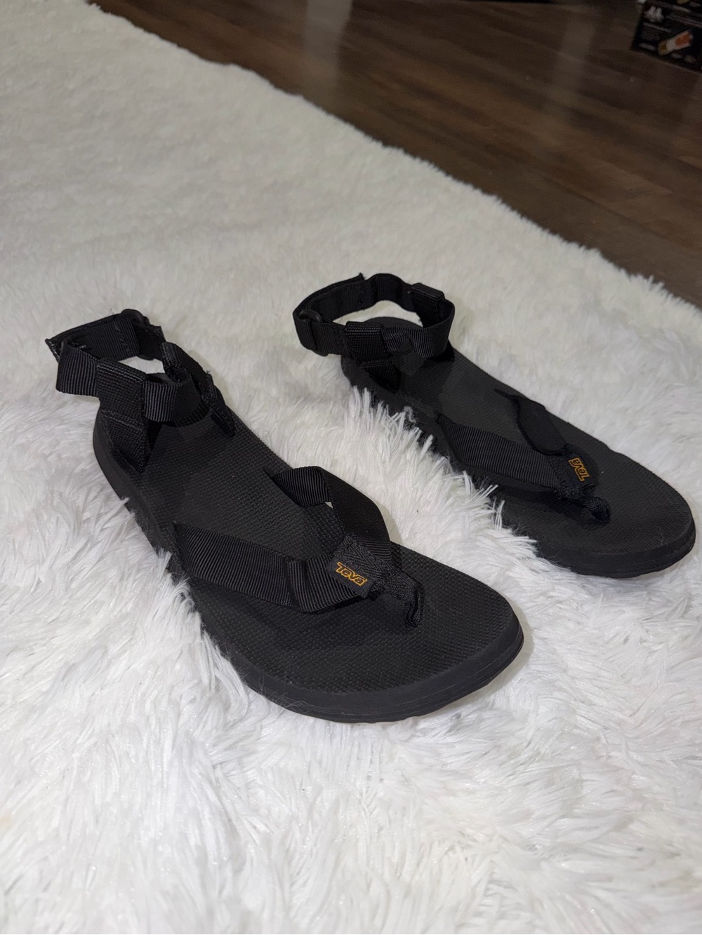 Tevas “Original Sandal” Black Women’s Strappy Outdoor Sandals size 6